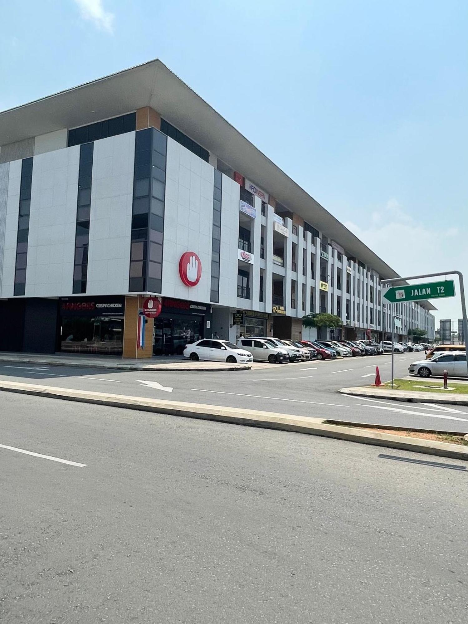 Hotel The Eins At The Frohaus Tawau Exterior foto